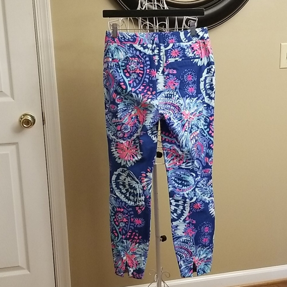 Women's Fabulous Lilly Pulitzer Pants - Picture 4 of 7